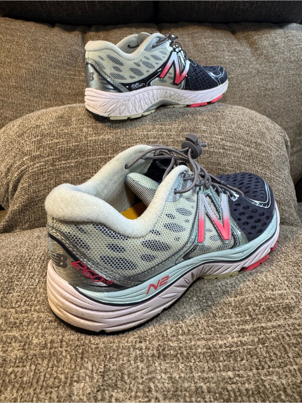 New Balance 1260v6 performance running shoes Silver/Blue/Pink #W1260PW6 Size 7.5 - Picture 10 of 12
